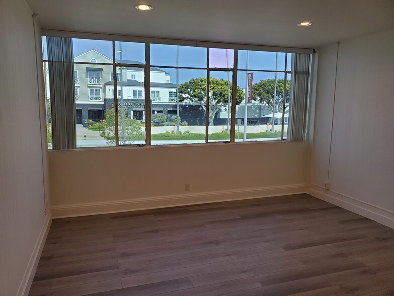 More Photos Of 3315-3345 Newport Blvd, Newport Beach Office For Lease