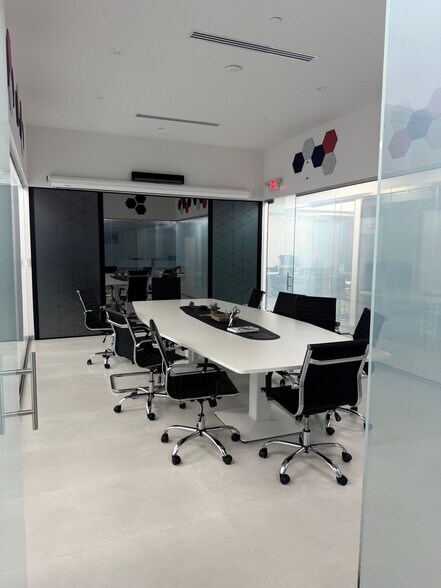 More Photos Of 20841 Johnson St, Pembroke Pines Warehouse For Lease