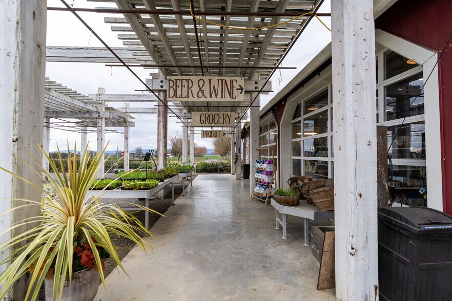 More Photos Of 1355 N Barlow St, Cornelius Winery Vineyard For Sale