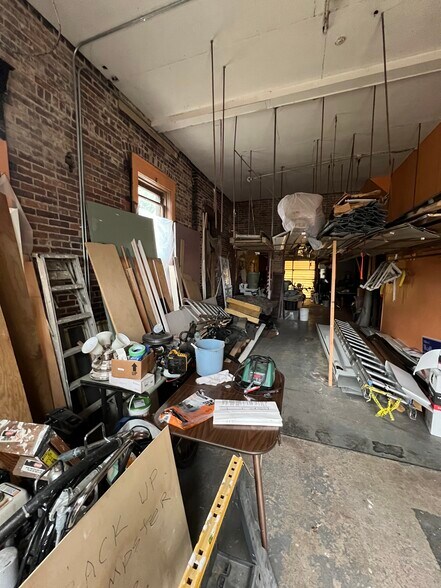 More Photos Of 715 State Ave NE, Massillon Flex For Lease