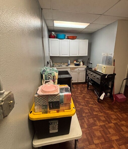 More Photos Of 5513 Acoma Rd SE, Albuquerque Warehouse For Sale