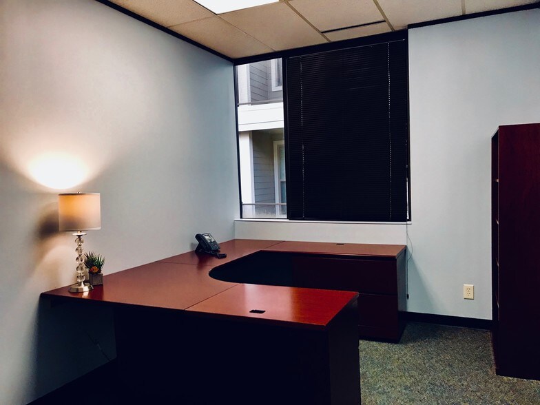 More Photos Of 430 Highway 6 S, Houston Medical For Lease