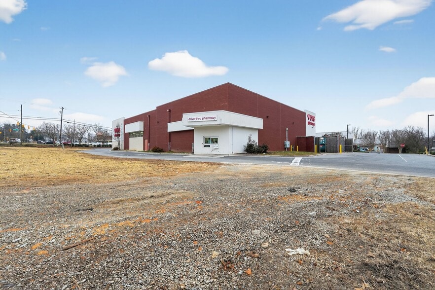 More Photos Of 4000 Battleground Ave, Greensboro Drugstore For Sale