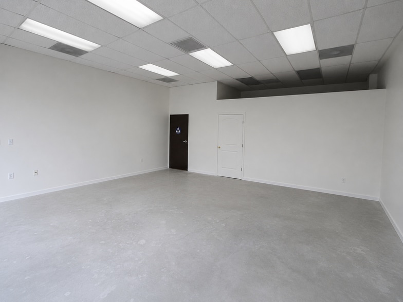 More Photos Of 1916 Colorado Blvd, Los Angeles Freestanding For Lease