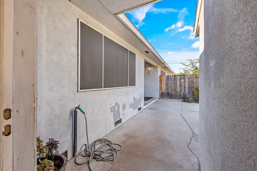 More Photos Of 909 E Noble Ave, Visalia Multifamily For Sale