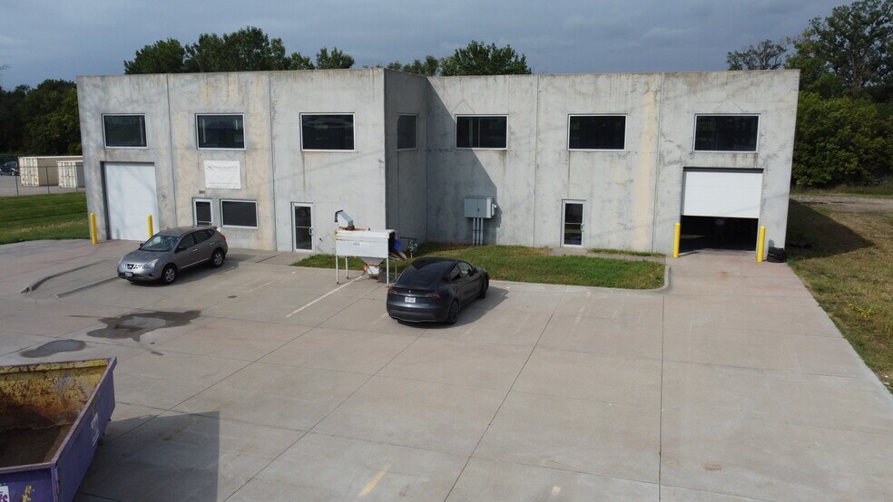 More Photos Of 3801 S 6th St, Lincoln Warehouse For Sale