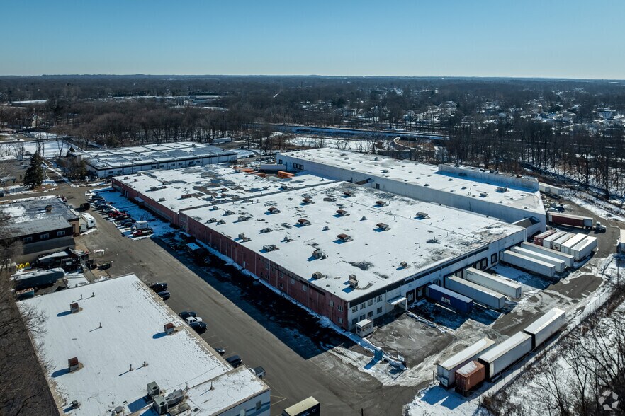 More Photos Of 207 Pond Ave, Middlesex Warehouse For Sale