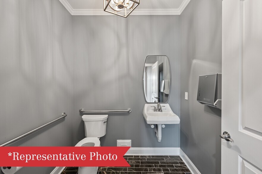 More Photos Of 1060 Garland Dr, Bogart Office For Sale