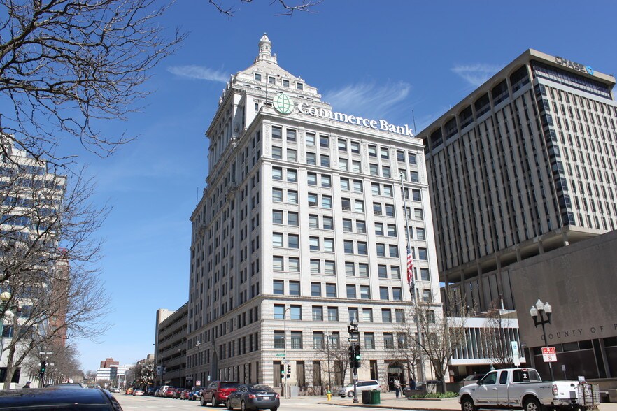 More Photos Of 416 Main St, Peoria Coworking Space