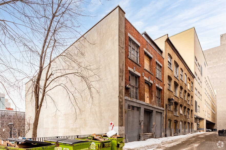 More Photos Of 44-54 Rue Saint-Antoine O, Montréal Office For Sale