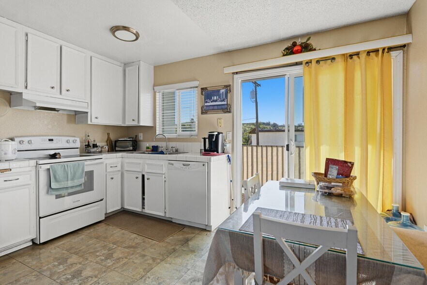 More Photos Of 13112 Carriage Rd, Poway Apartments For Sale