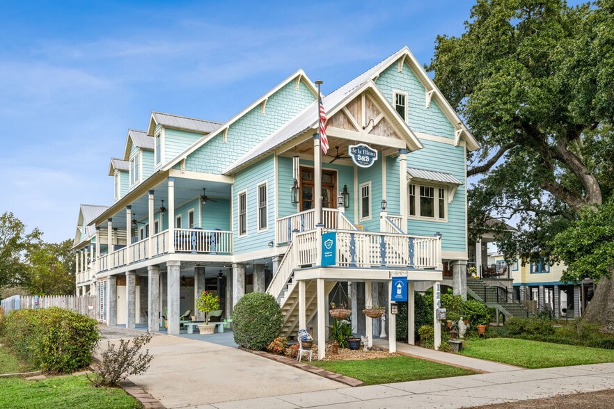 Primary Photo Of 124 Lafitte St, Mandeville Hospitality For Sale