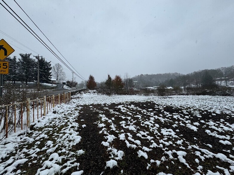 More Photos Of 264 Coal River Rd, Glen Daniel Medical For Sale