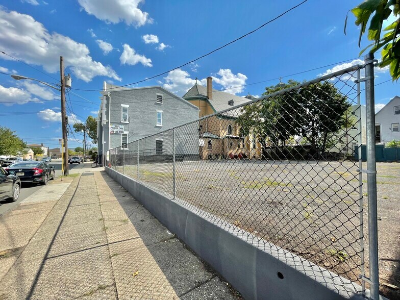 More Photos Of 214-228 Msgr Kemezis Pl, Elizabeth Schools For Lease