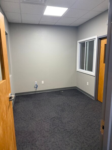 More Photos Of 69 Newland St, Malden Garden Center For Lease