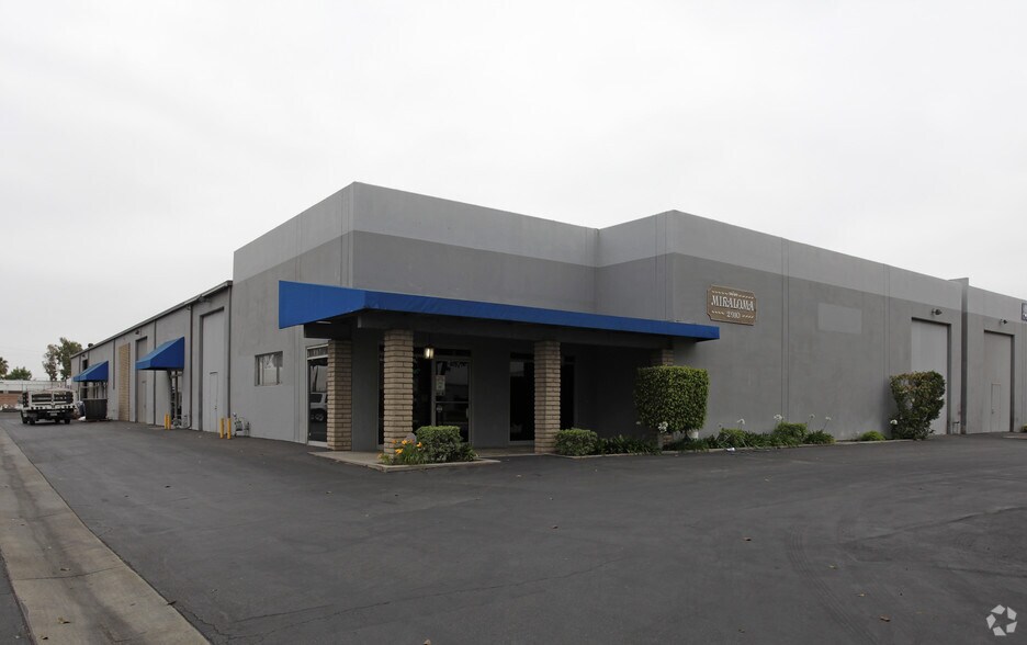 Primary Photo Of 2910 Miraloma Ave, Anaheim Warehouse For Lease