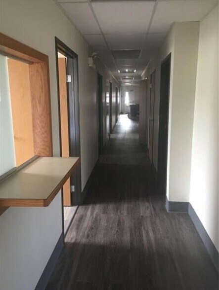 More Photos Of 1645 Rostraver Rd, Belle Vernon Office For Sale