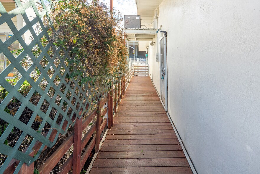 More Photos Of 2820 Broadmoor Ave, Concord Restaurant For Sale