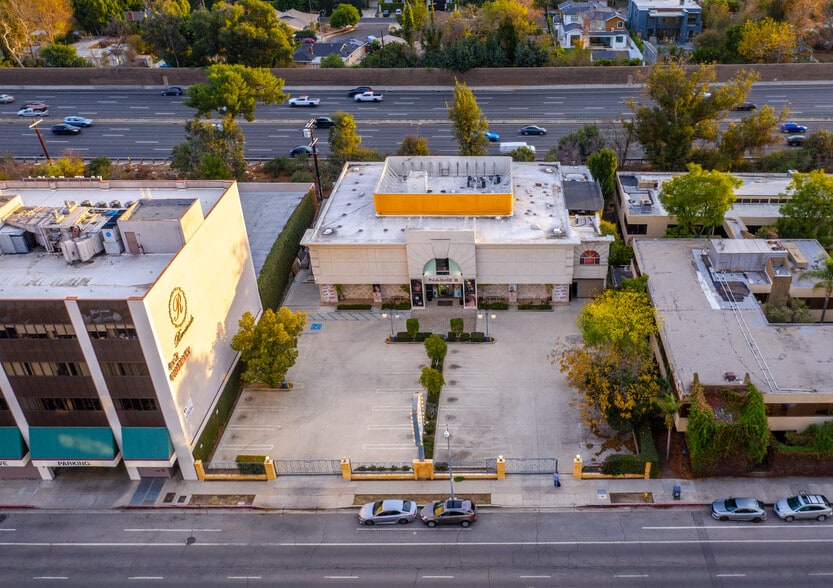 More Photos Of 12640 Riverside Dr, Valley Village Storefront Retail Office For Sale