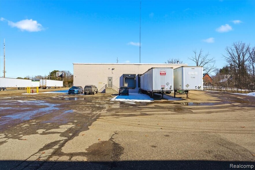 More Photos Of 415 N Lafayette St, South Lyon Warehouse For Sale