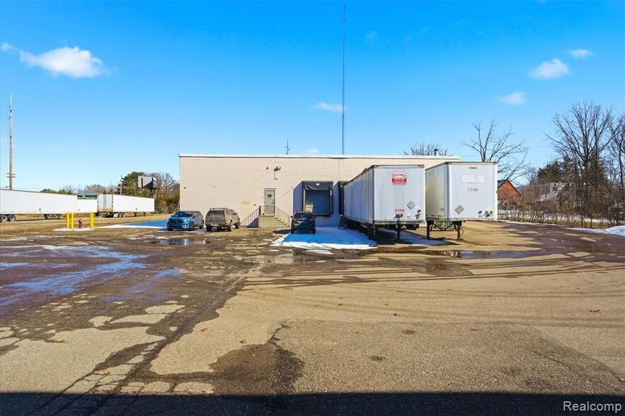 More Photos Of 415 N Lafayette St, South Lyon Warehouse For Sale