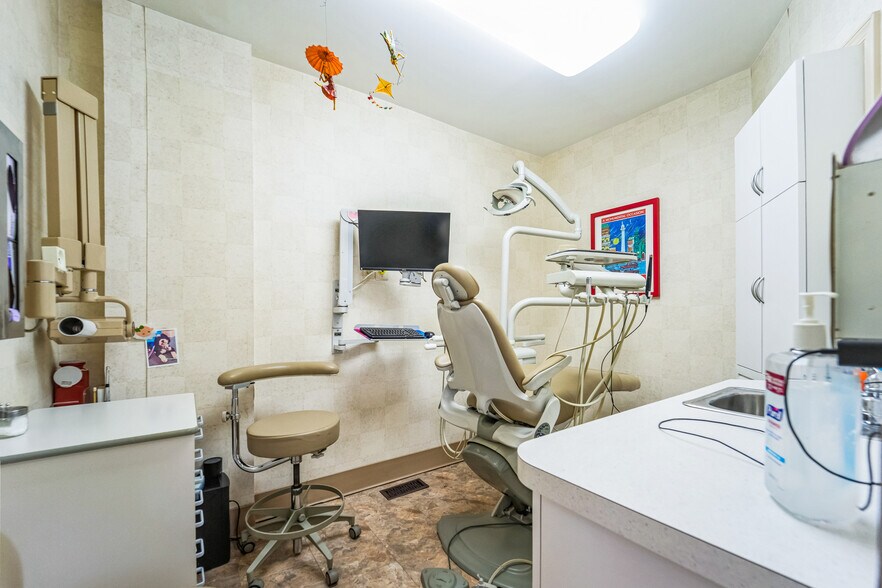 More Photos Of 835 Light St, Baltimore Storefront Retail Residential For Sale