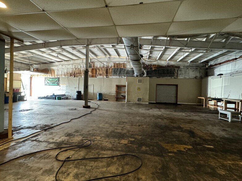 More Photos Of 2433 Von Esch Rd, Joliet Warehouse For Lease