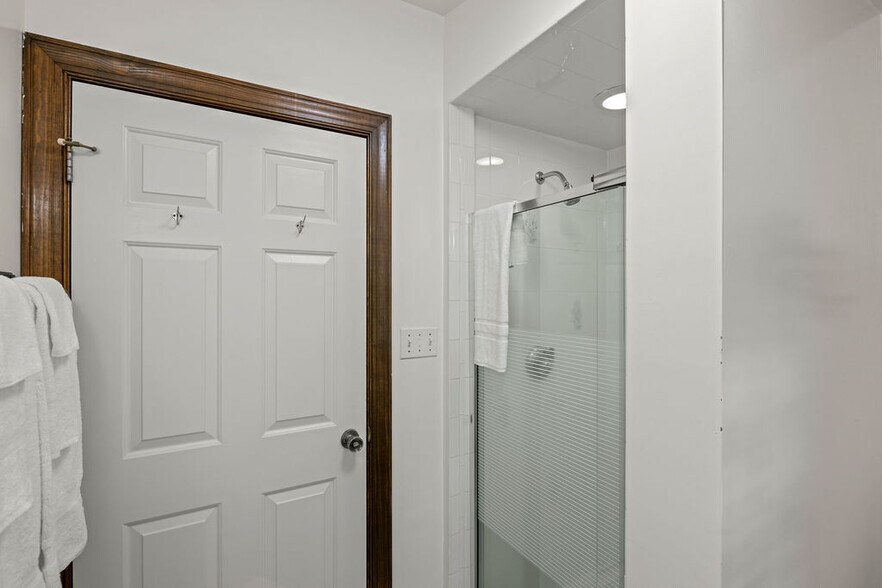 More Photos Of 40 Hospital Rd, Gettysburg Hotel For Sale