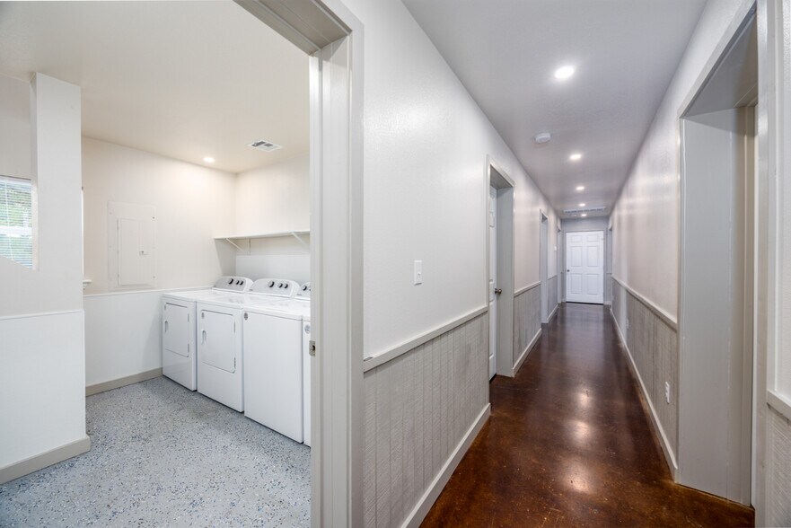 More Photos Of 12625 Sandpiper Rd, Thackerville Specialty For Sale