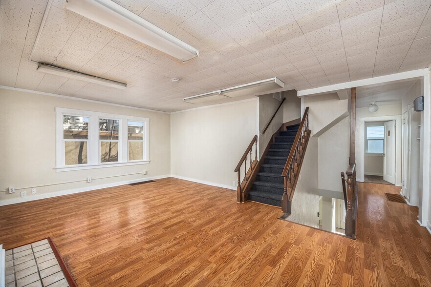 More Photos Of 328 E St George Blvd, St George Freestanding For Lease