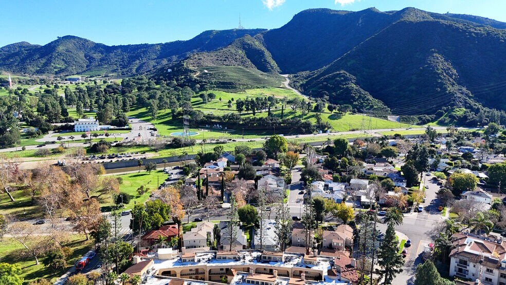 More Photos Of 2912 W Riverside Dr, Burbank Apartments For Sale