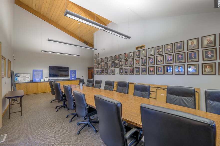 More Photos Of 8880 Ballentine St, Overland Park Office For Sale