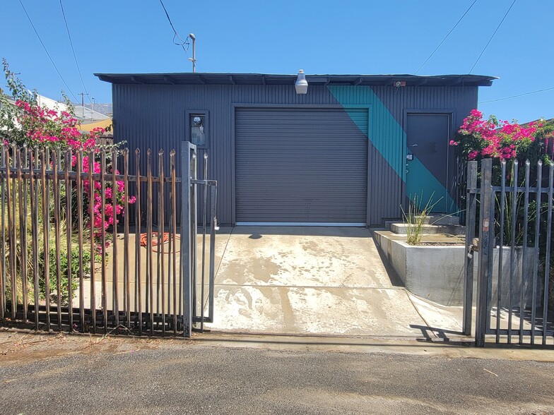 Primary Photo Of 9939 Commerce Ave, Tujunga Storefront For Sale