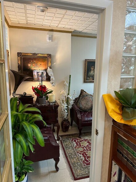 More Photos Of 420 S Dixie Hwy, Coral Gables Loft Creative Space For Sale