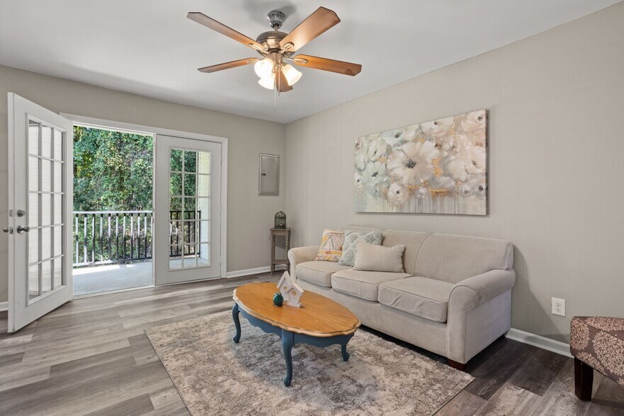More Photos Of 110-118 Greenforest Cir, Liberty Apartments For Sale