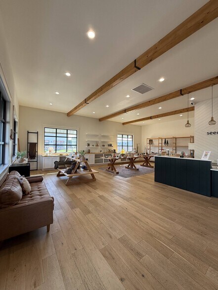 More Photos Of 101 W Northstone Pky, Zillah Freestanding For Lease