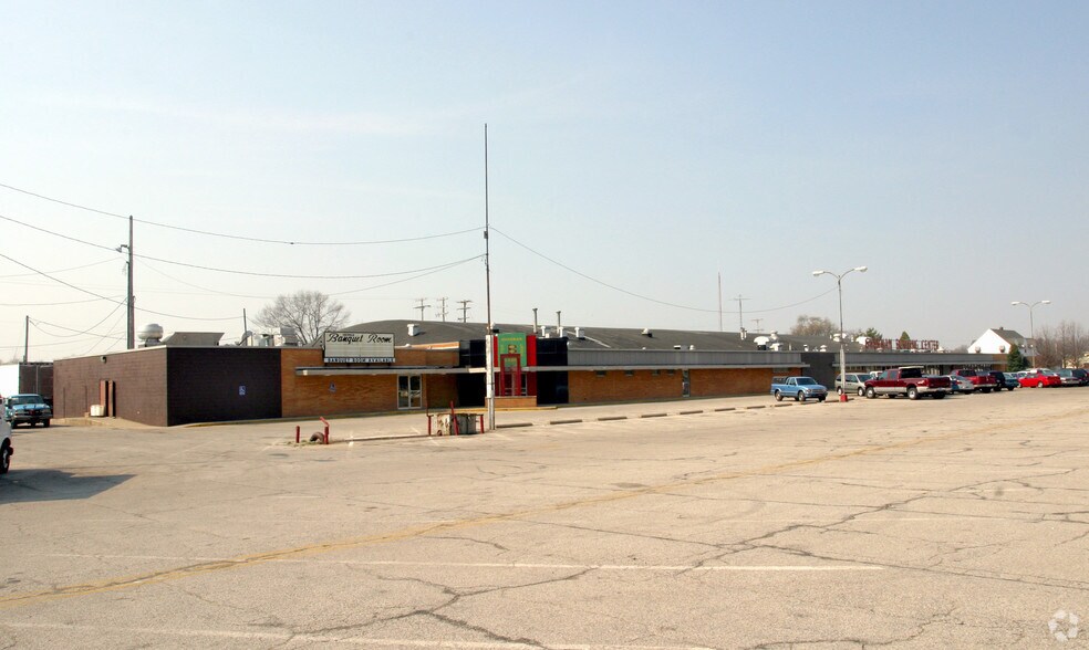 More Photos Of 1531 W Sherman Blvd, Muskegon Bowling Alley For Sale