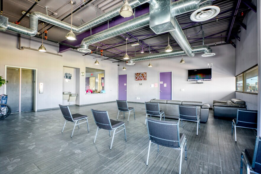 More Photos Of 921 S Las Vegas Blvd, Las Vegas Office For Sale
