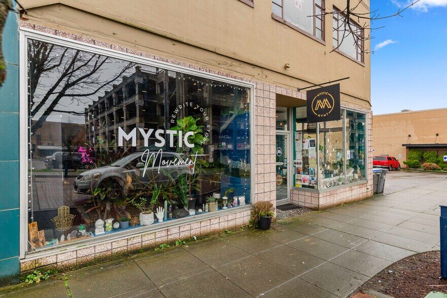 More Photos Of 615-619 4th St, Bremerton Storefront Retail Residential For Sale