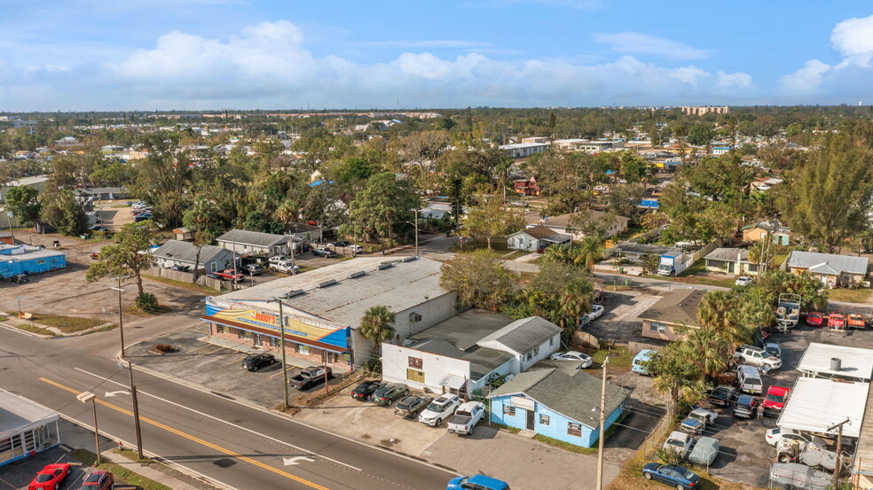 More Photos Of 2506 9th St, Bradenton Freestanding For Sale