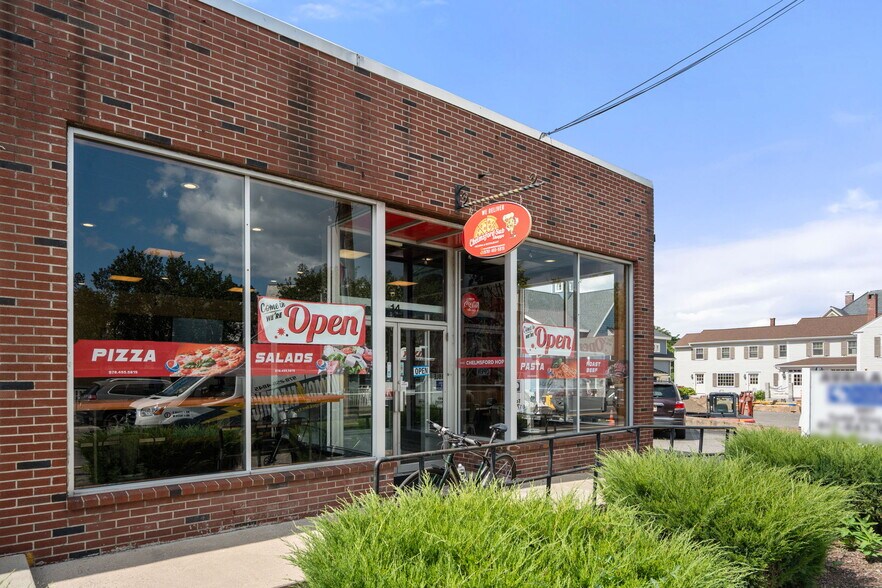 More Photos Of 10-14 Chelmsford St, Chelmsford Storefront For Sale