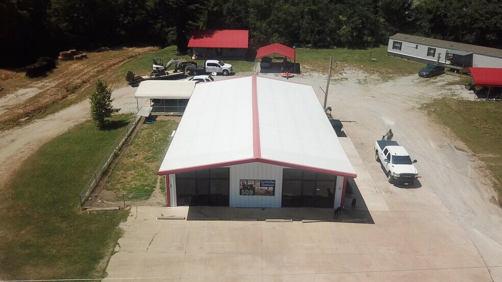 More Photos Of 54450 E Highway 85A, Afton Service For Sale