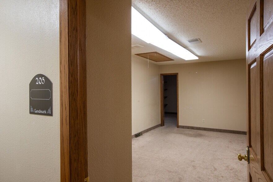 More Photos Of 1411 W Dakota Pkwy, Williston Office For Lease