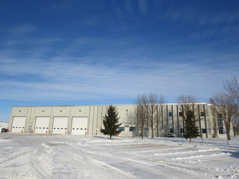 More Photos Of 3030 24th Ave S, Moorhead Light Manufacturing For Lease