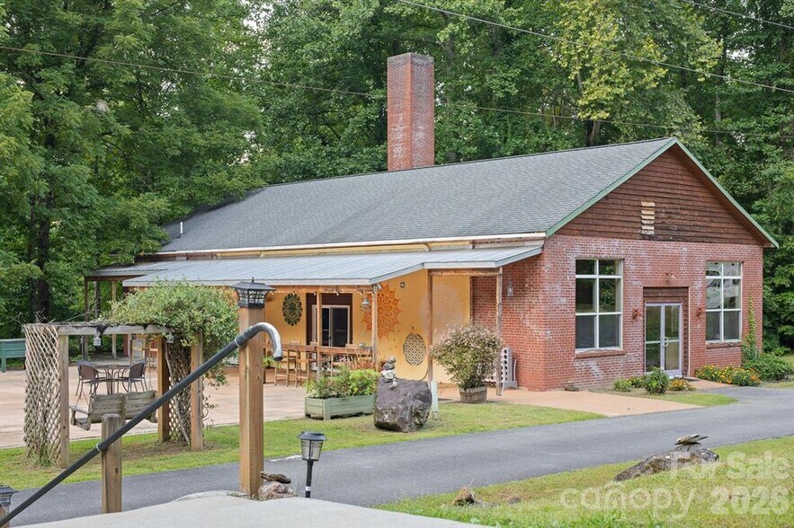More Photos Of 504 Mountain View School Rd, Robbinsville Hotel For Sale
