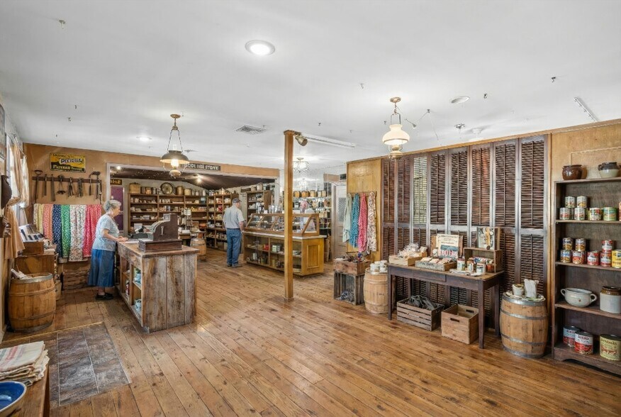 More Photos Of 103-105 E Center Street, Lorena Storefront For Sale