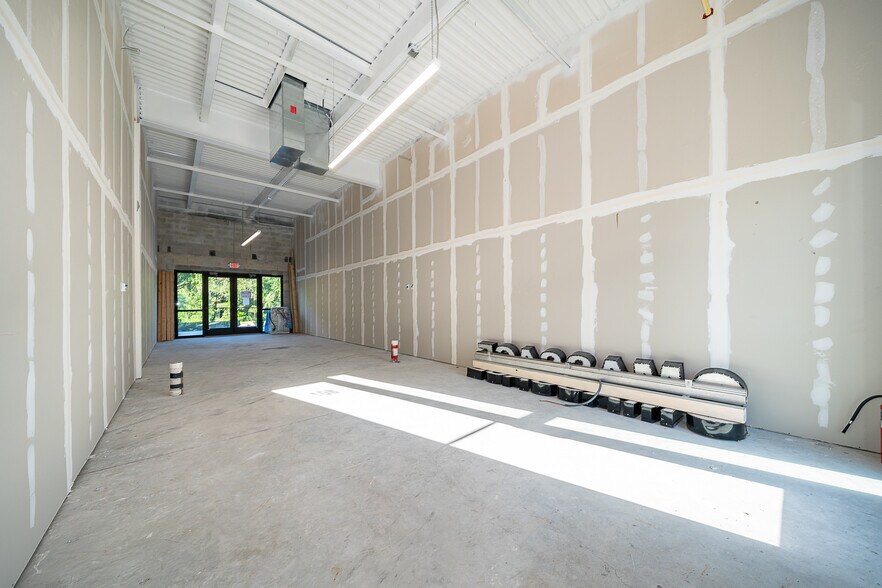 More Photos Of 3370 Rouse Rd, Orlando General Retail For Sale