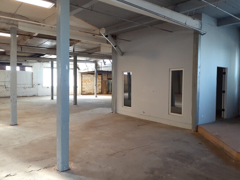 More Photos Of 3600-3620 S Iron St, Chicago Warehouse For Lease