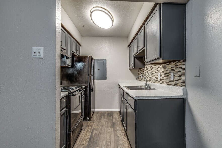 More Photos Of 834 Timberlake Dr, Arlington Apartments For Sale