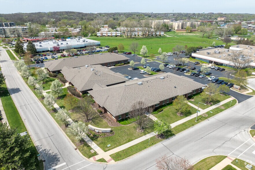 More Photos Of 1500 Eisenhower Ln, Lisle Office For Lease
